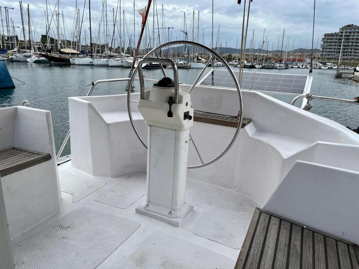 Salidas En Barco Hotel Premia De Mar Exterior photo